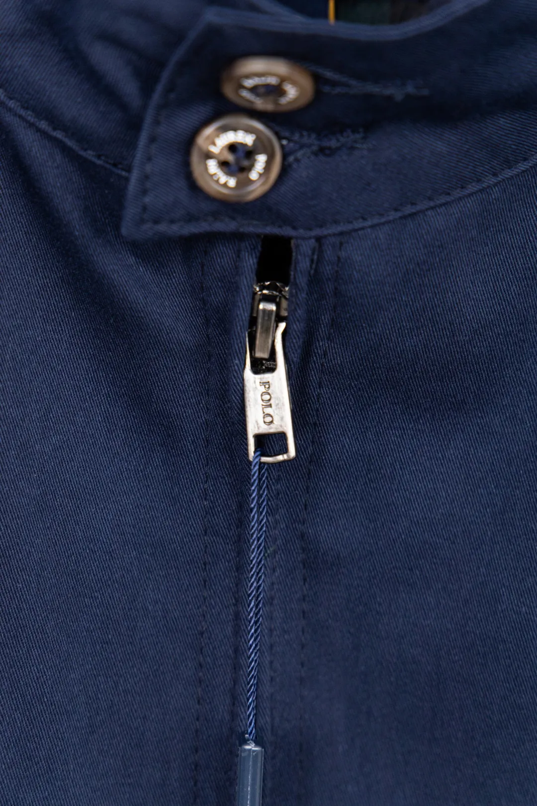 🅿️330 new model number: B129 Ralph Lauren's new 2024 classic old money style stand collar executive zipper jacket 1️⃣Selected from high-quality original developed pure cotton fabrics, with customized plaid lining inside, the overall wearing effect is very soft and comfortable, 2️⃣The workmanship details are perfectly controlled, the chest is exquisitely embroidered with small logos, and the dropped shoulders are made of splicing technology to create a unique design style that highlights your personality! The version is simple but not simple! 3️⃣ Complete with tag accessories, unisex design, and a very versatile jacket for men and women! Color: black, navy, khaki, green Size: S, M, L, XL
